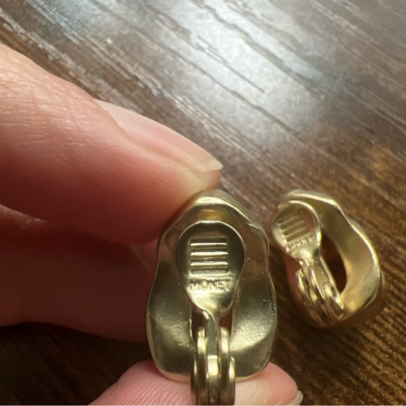 Vintage Monet Tiger Eye Earrings Gold Tone - Picture 5 of 5